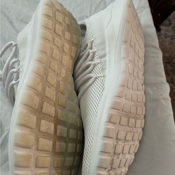 Men’s Addidas slip on tennis shoes 10.5 - Picture 3 of 4